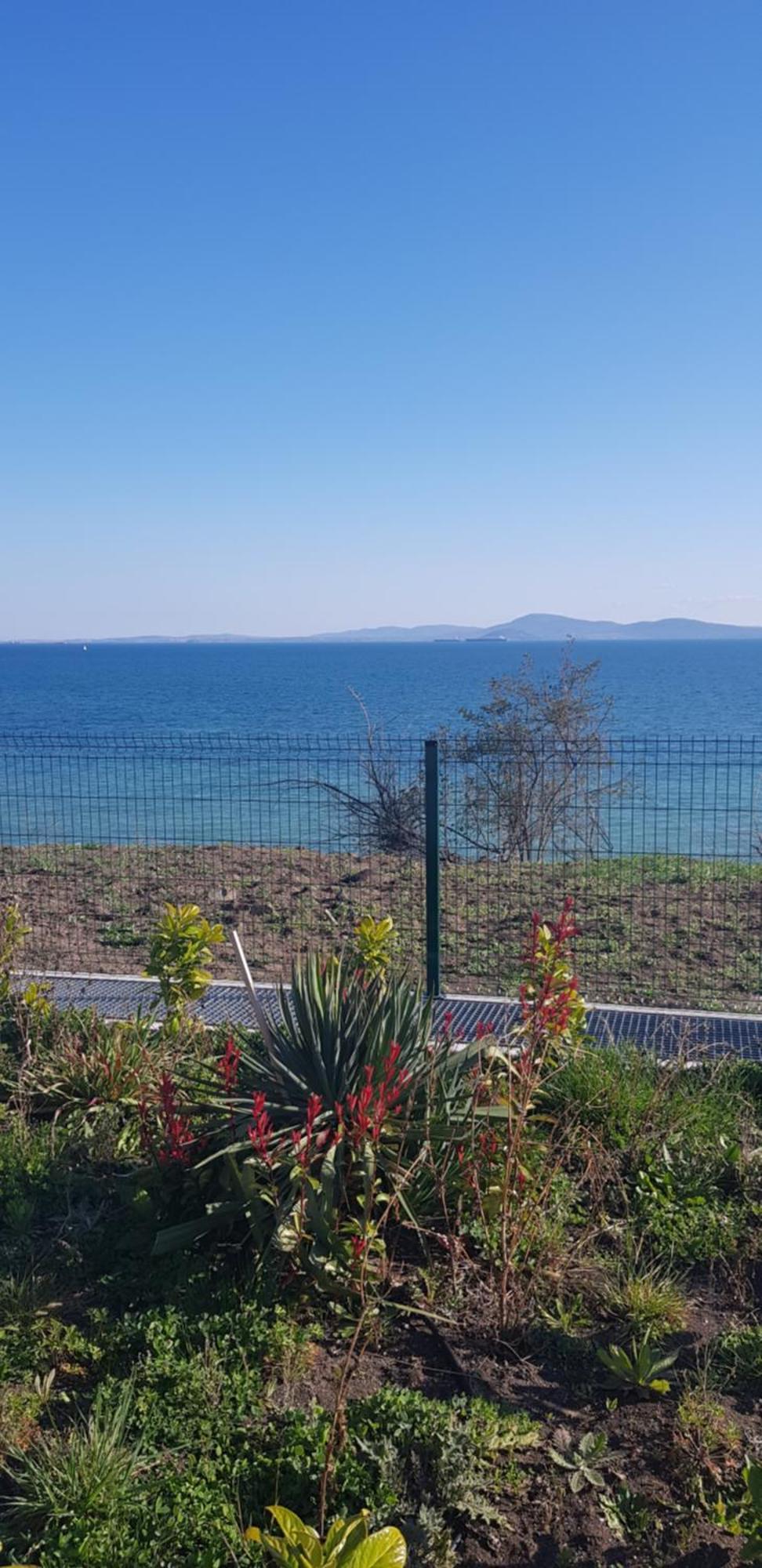 сарафово лукс гарден първа линия Апартаменти Burgas